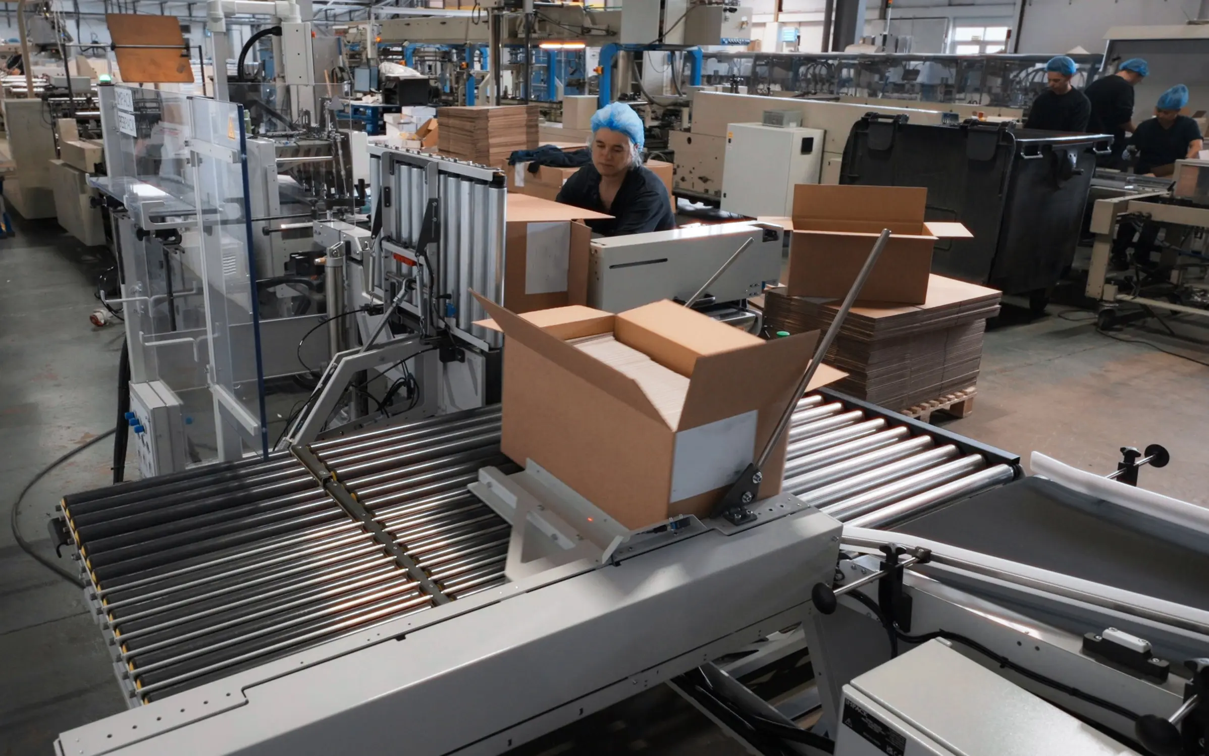 2024-ergosa-perpack-vertical-packing-bakery-box-client-Rhoward-02